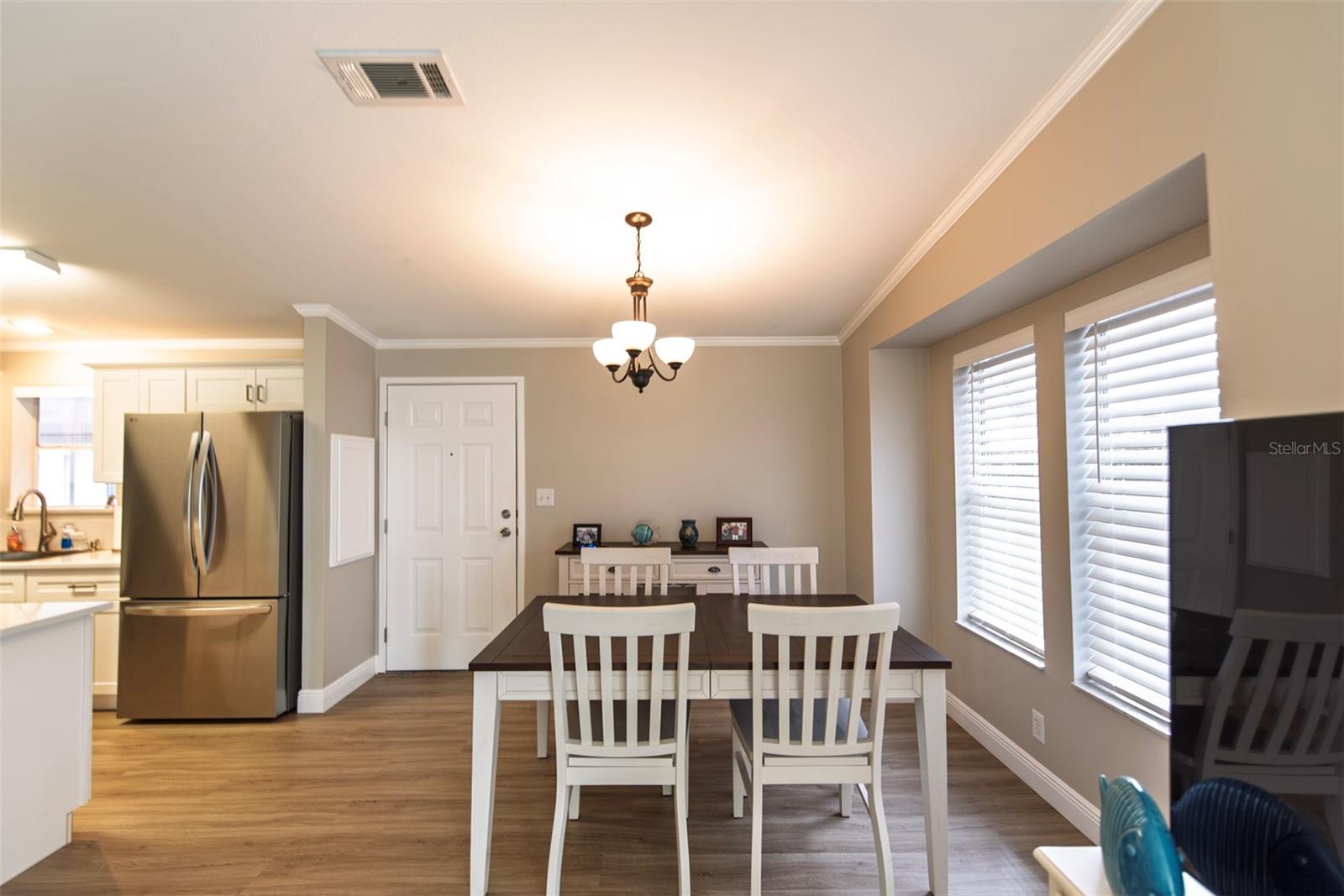 Image 7 of 29 For 25 Copenhagen Avenue