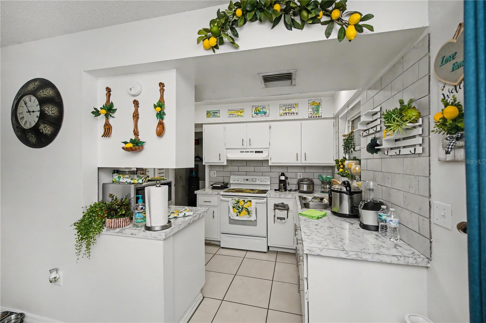 Image 12 of 47 For 4025 Yucatan Circle