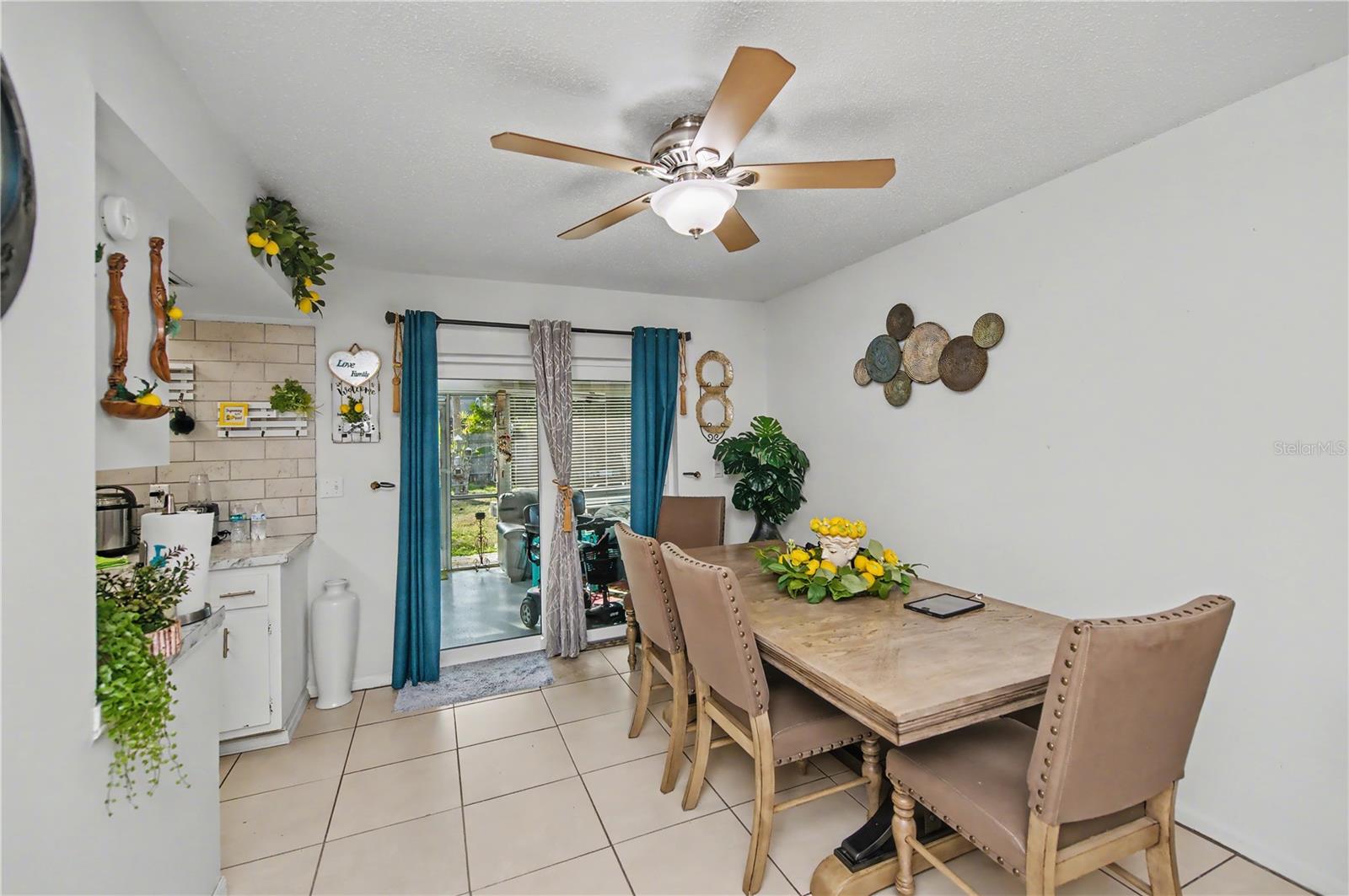 Image 14 of 47 For 4025 Yucatan Circle