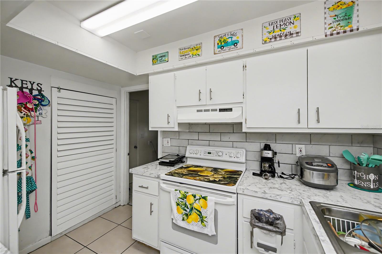 Image 16 of 47 For 4025 Yucatan Circle