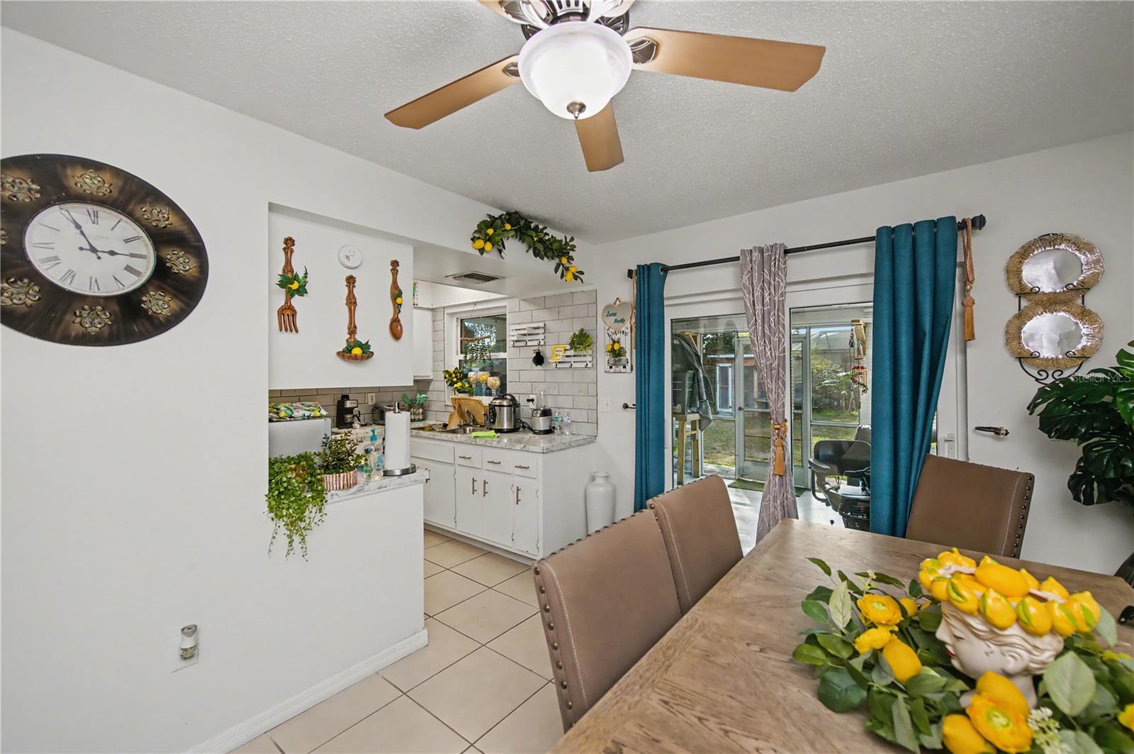 Image 18 of 47 For 4025 Yucatan Circle