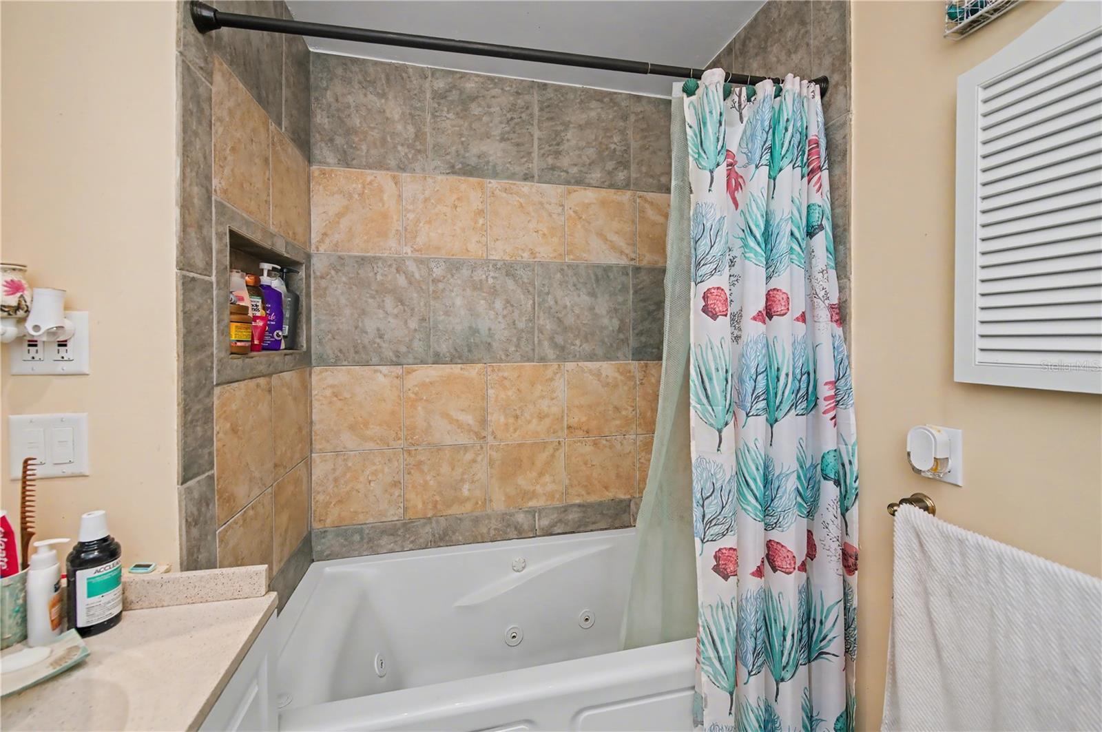 Image 23 of 47 For 4025 Yucatan Circle