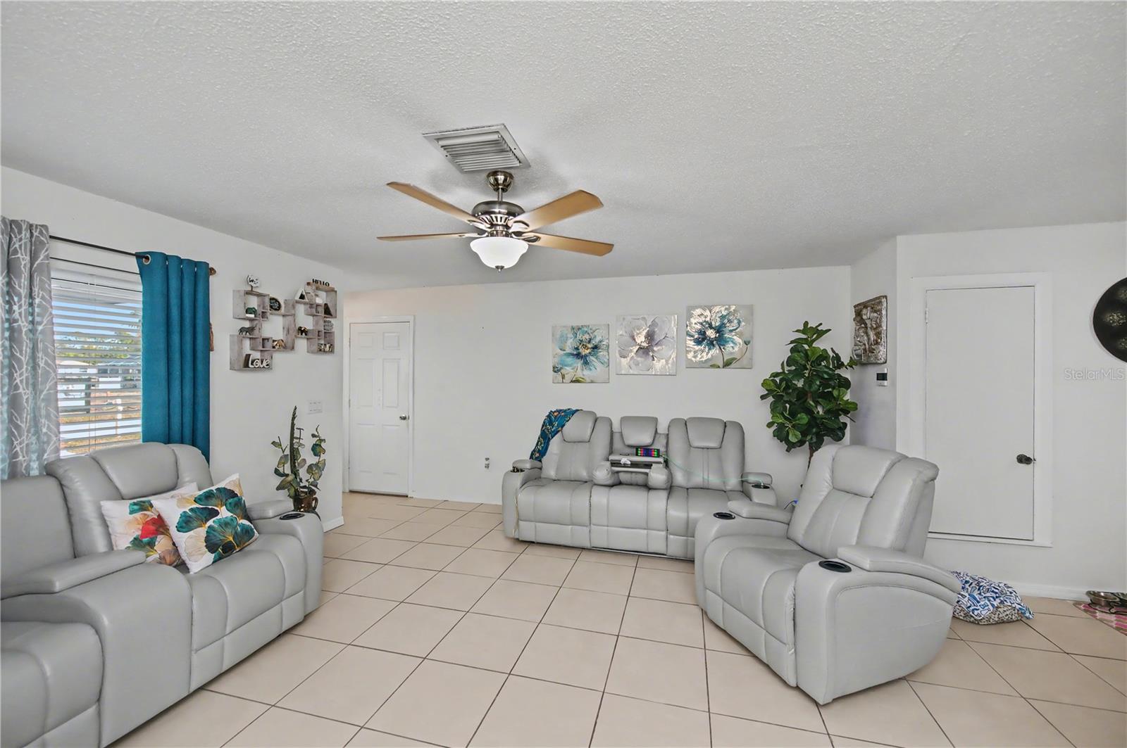 Image 7 of 47 For 4025 Yucatan Circle