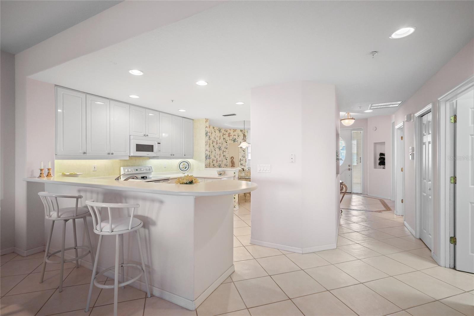 Image 17 of 72 For 242 Hidden Bay Drive 603