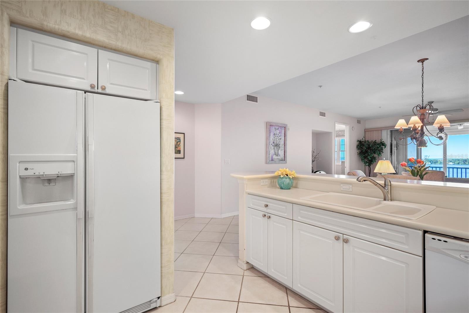 Image 23 of 72 For 242 Hidden Bay Drive 603