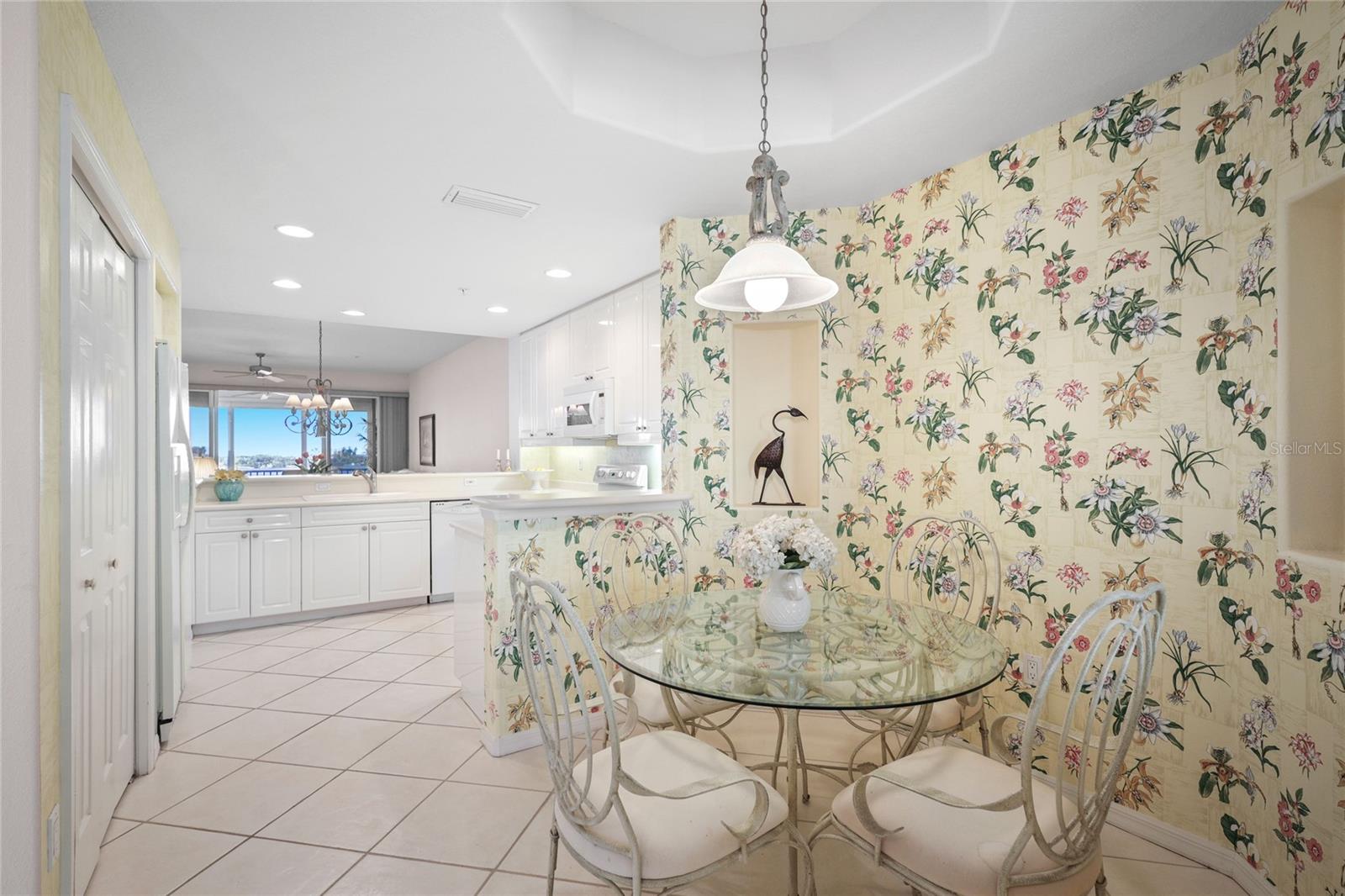 Image 25 of 72 For 242 Hidden Bay Drive 603