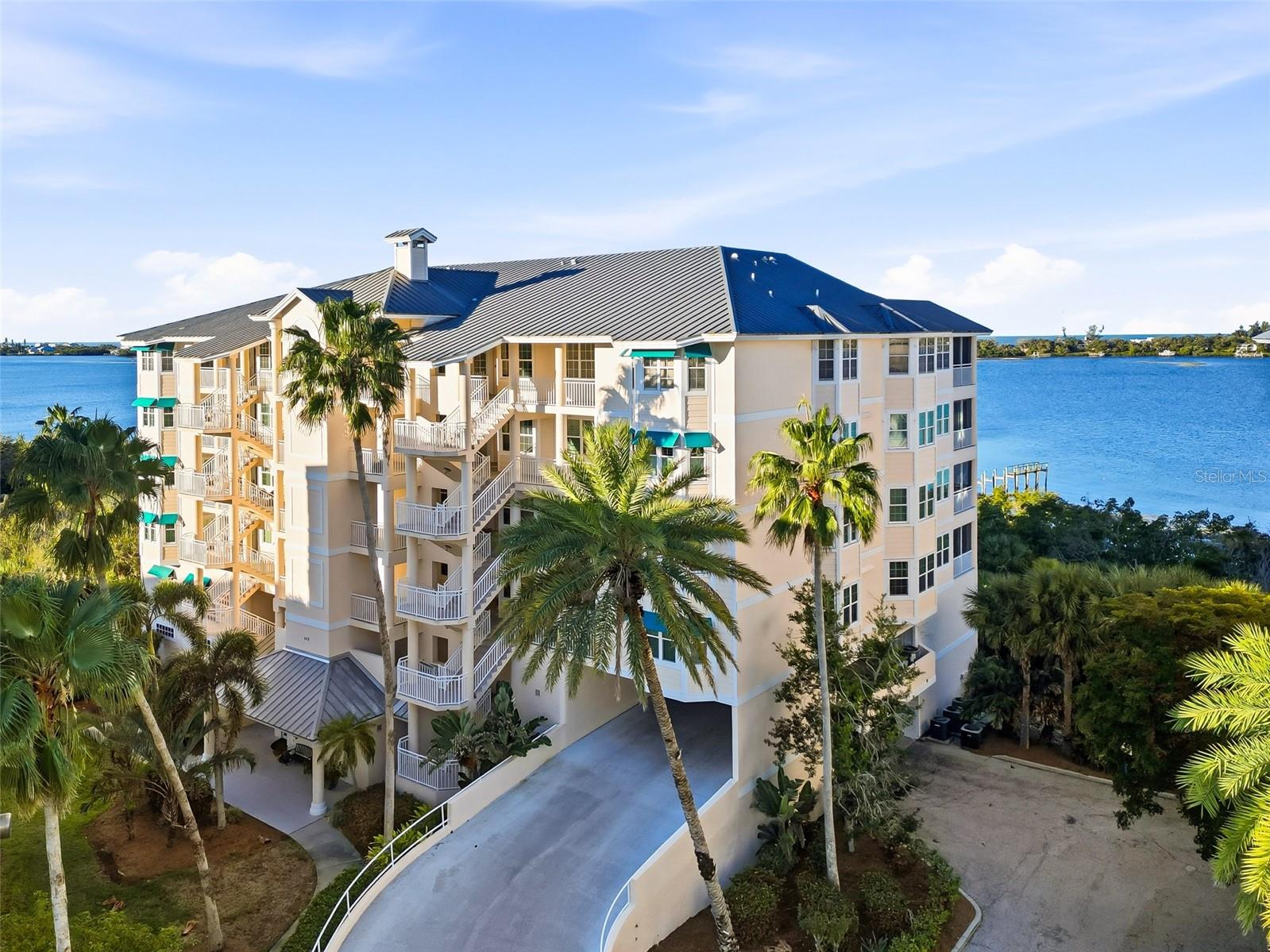 Image 43 of 72 For 242 Hidden Bay Drive 603