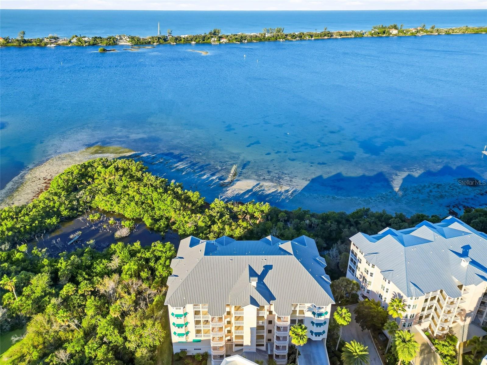 Image 44 of 72 For 242 Hidden Bay Drive 603