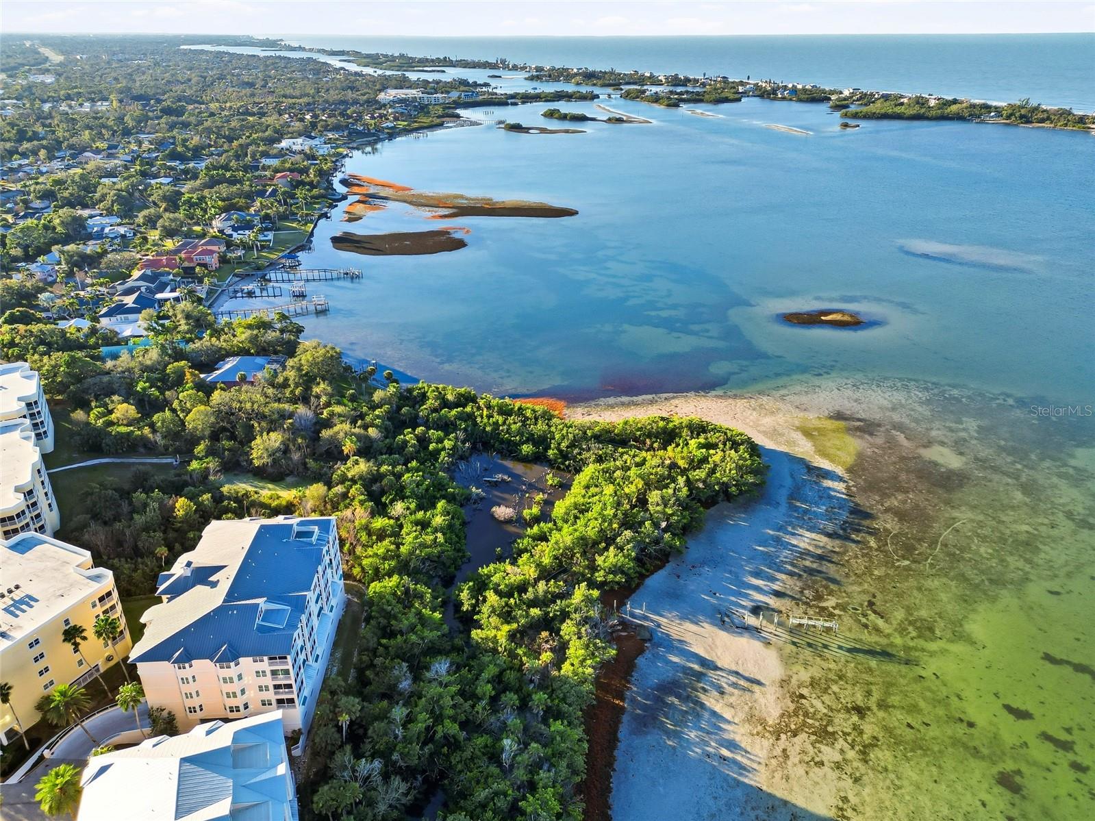 Image 46 of 72 For 242 Hidden Bay Drive 603