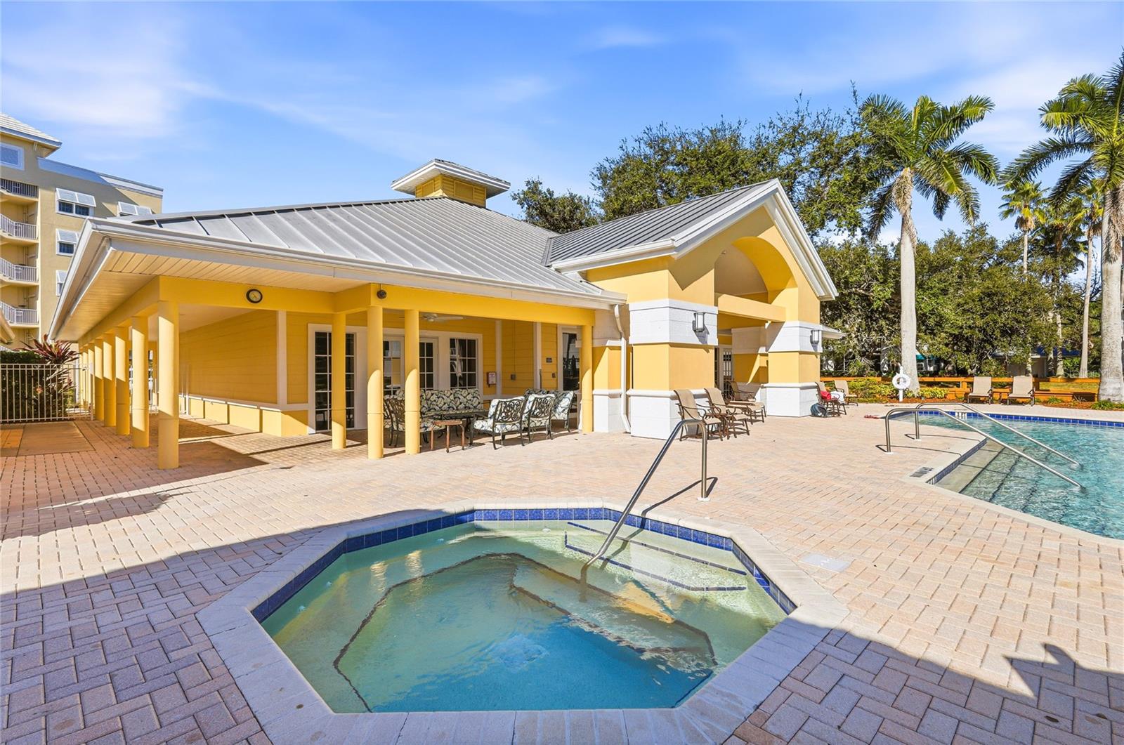 Image 54 of 72 For 242 Hidden Bay Drive 603