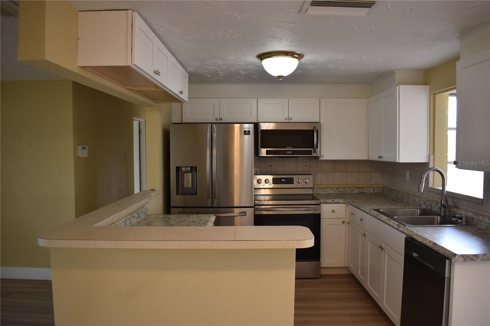 Image 3 of 16 For 893 4th Street