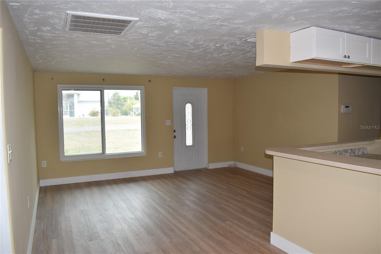 Image 5 of 16 For 893 4th Street