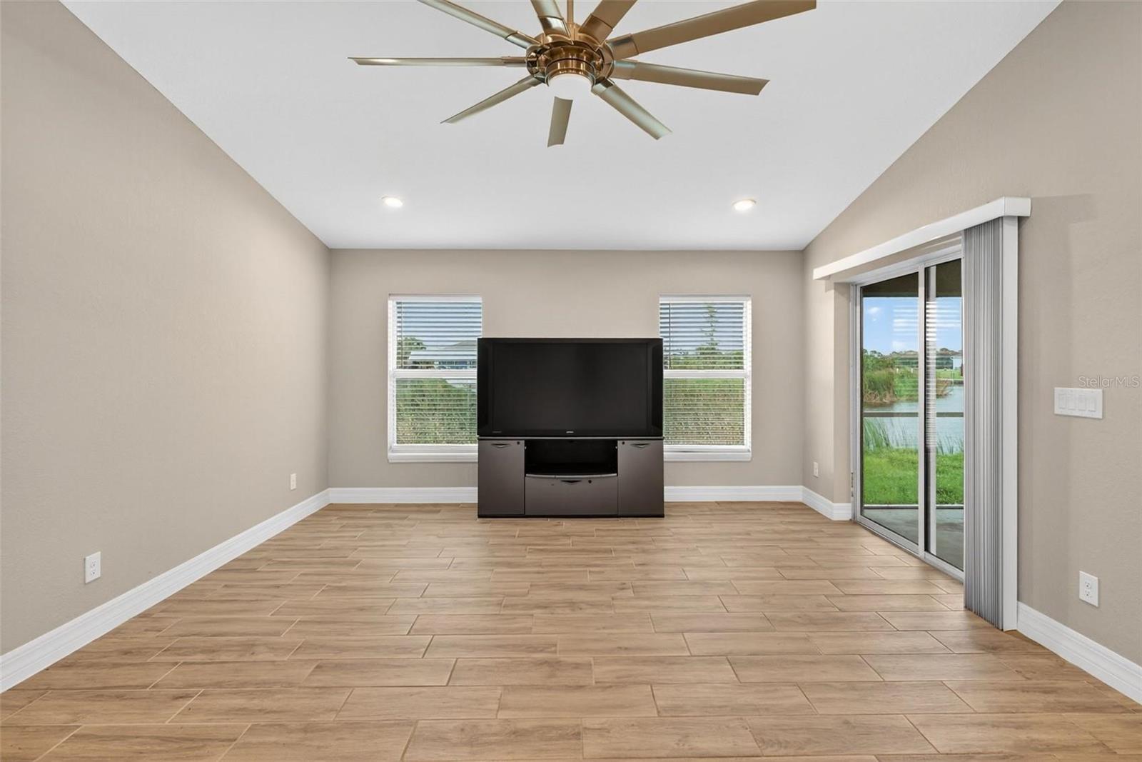 Image 24 of 40 For 14464 Fort Myers Avenue