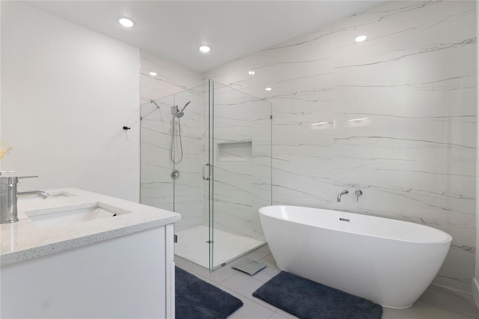 Listing photo id 8 for 19218 Brandon Avenue