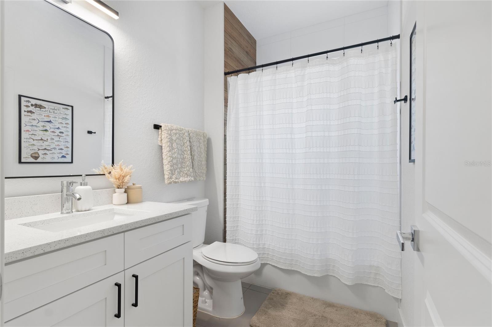 Listing photo id 13 for 19218 Brandon Avenue