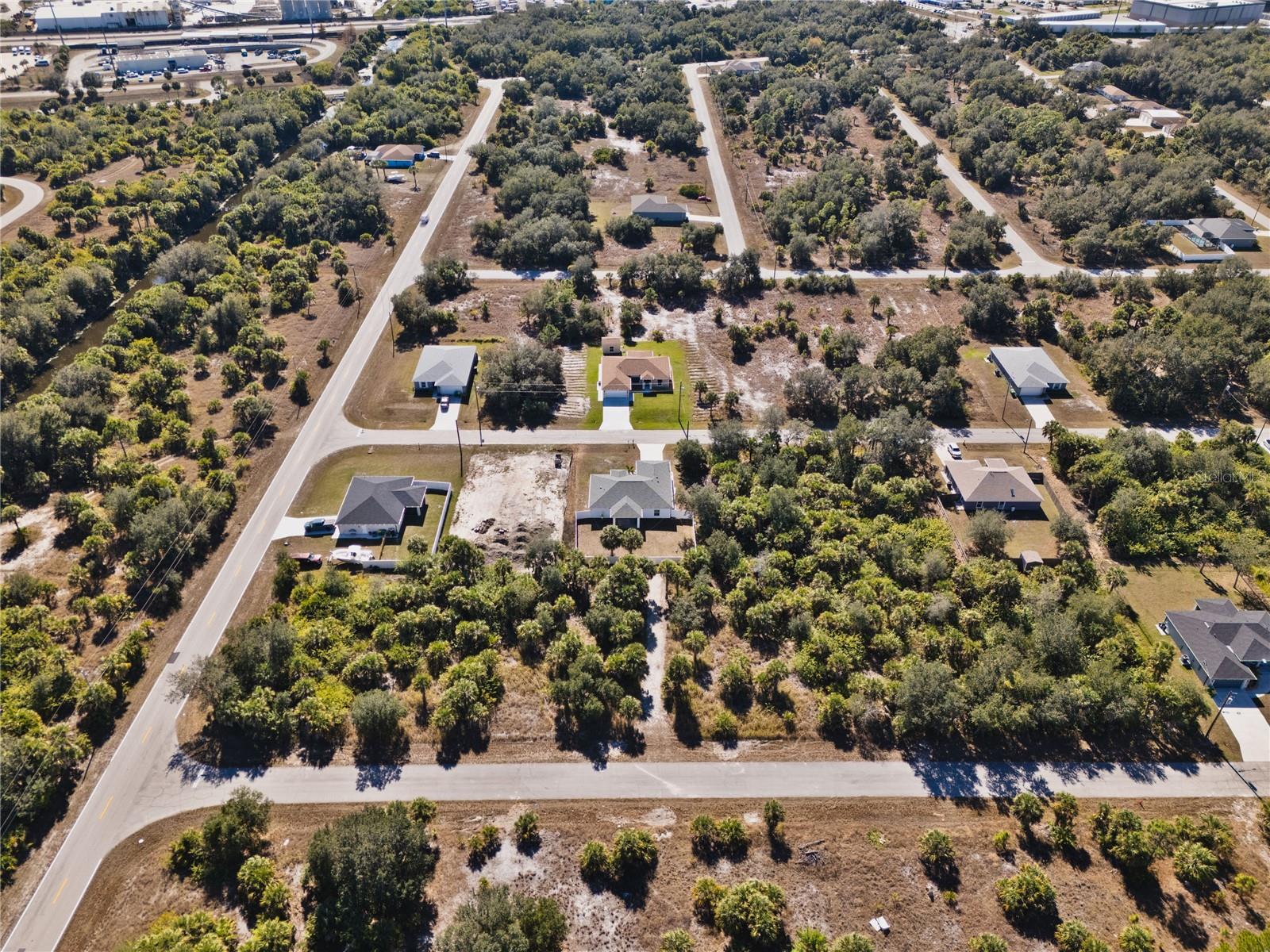 Listing photo id 18 for 19218 Brandon Avenue