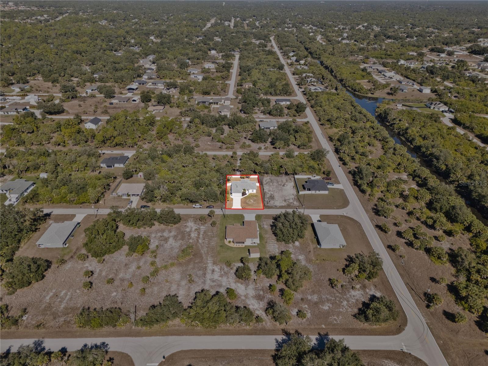 Listing photo id 20 for 19218 Brandon Avenue