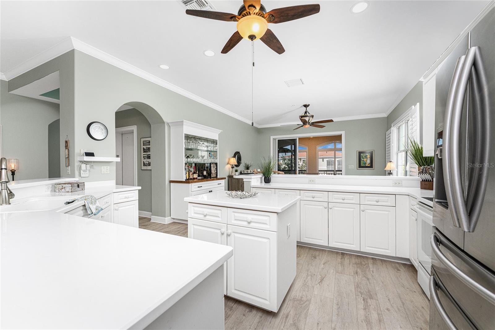 Image 14 of 75 For 3464 Sunset Key Circle 103