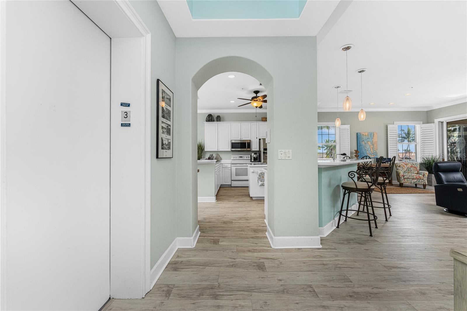 Image 15 of 75 For 3464 Sunset Key Circle 103