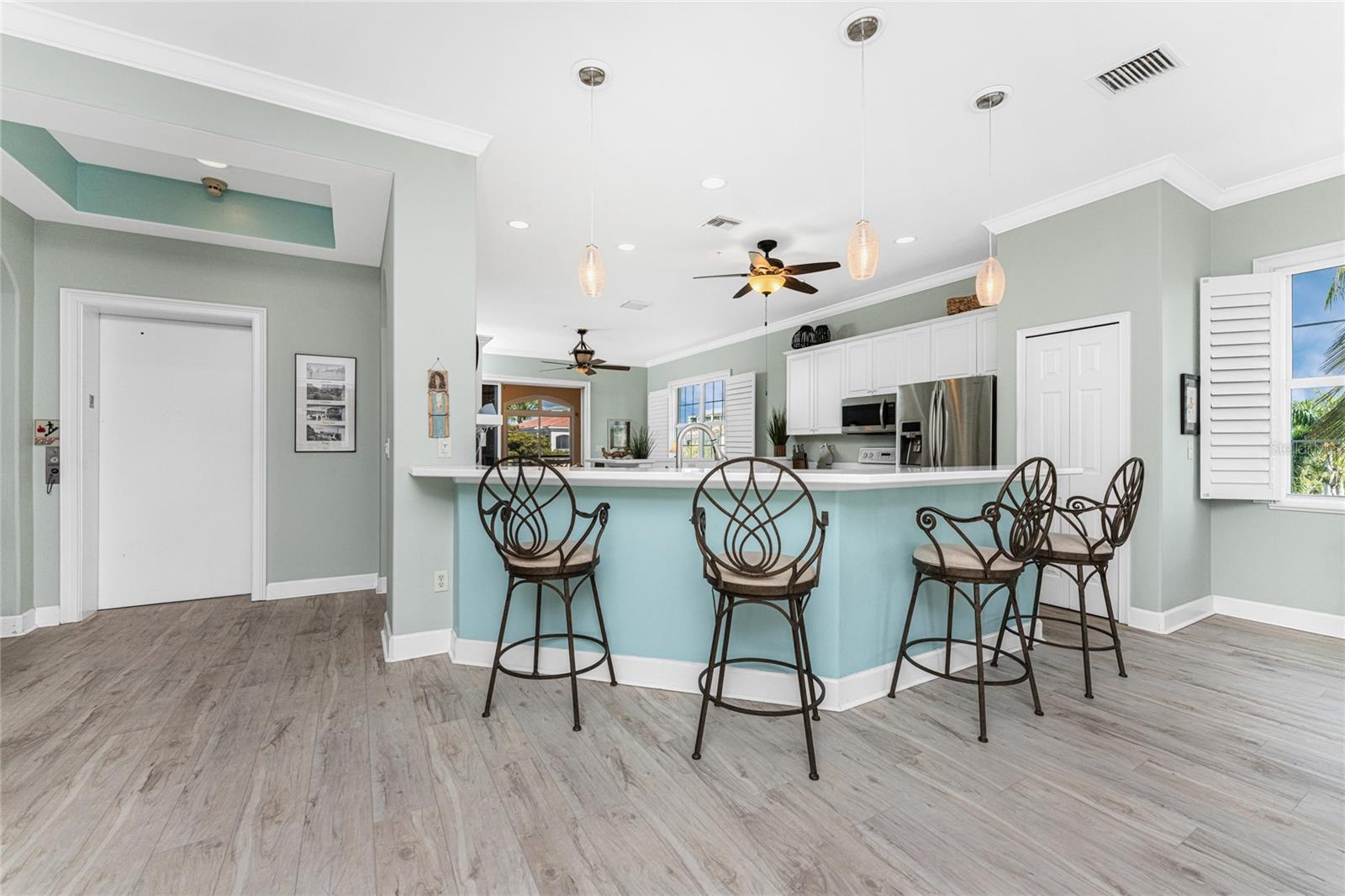 Image 16 of 75 For 3464 Sunset Key Circle 103