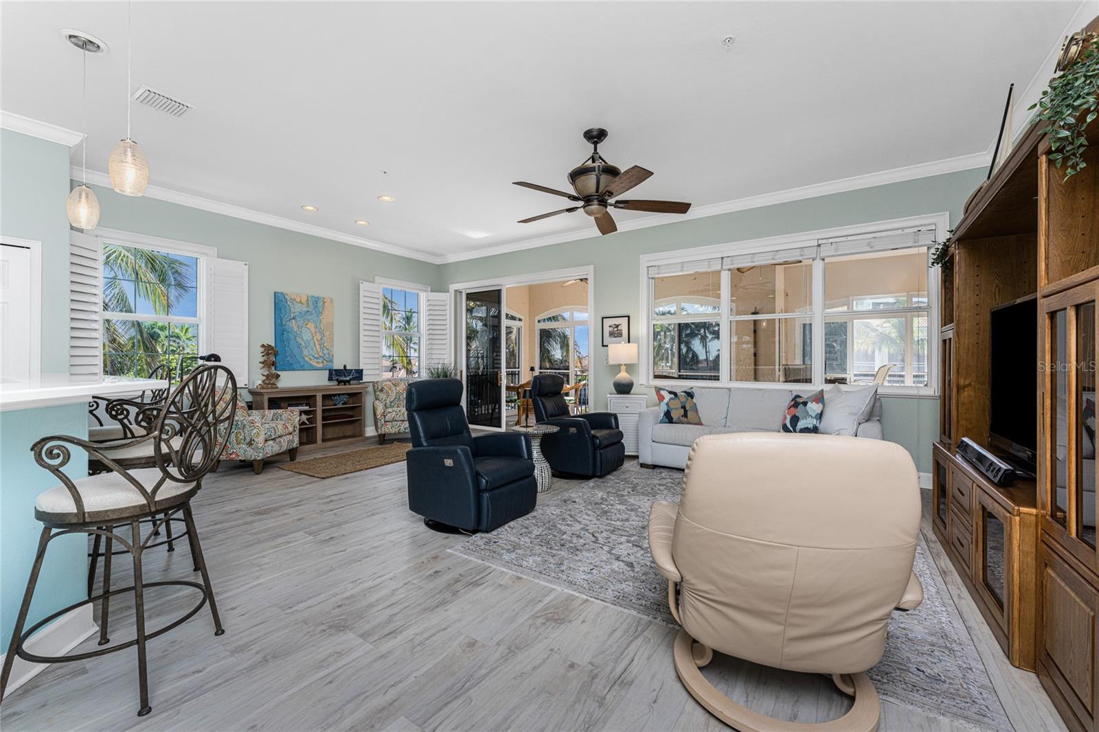 Image 20 of 75 For 3464 Sunset Key Circle 103