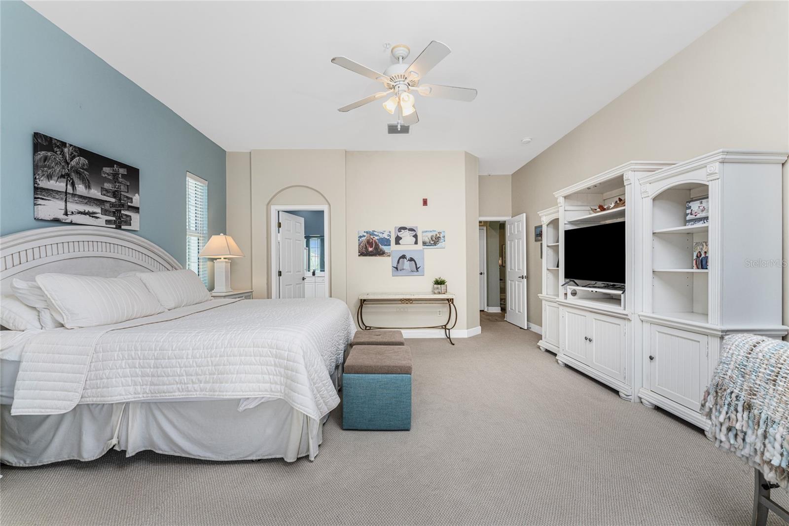 Image 33 of 75 For 3464 Sunset Key Circle 103