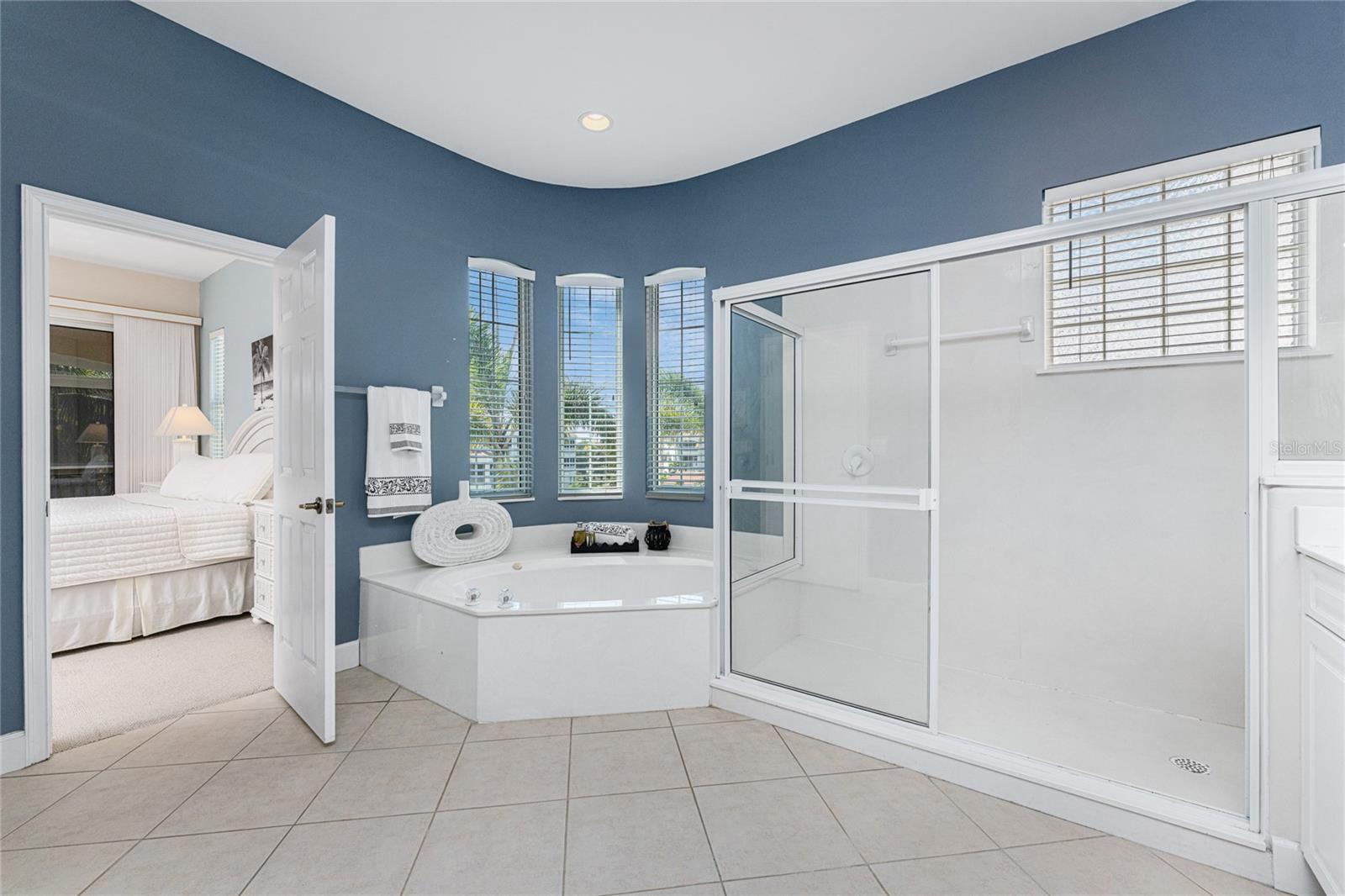 Image 39 of 75 For 3464 Sunset Key Circle 103