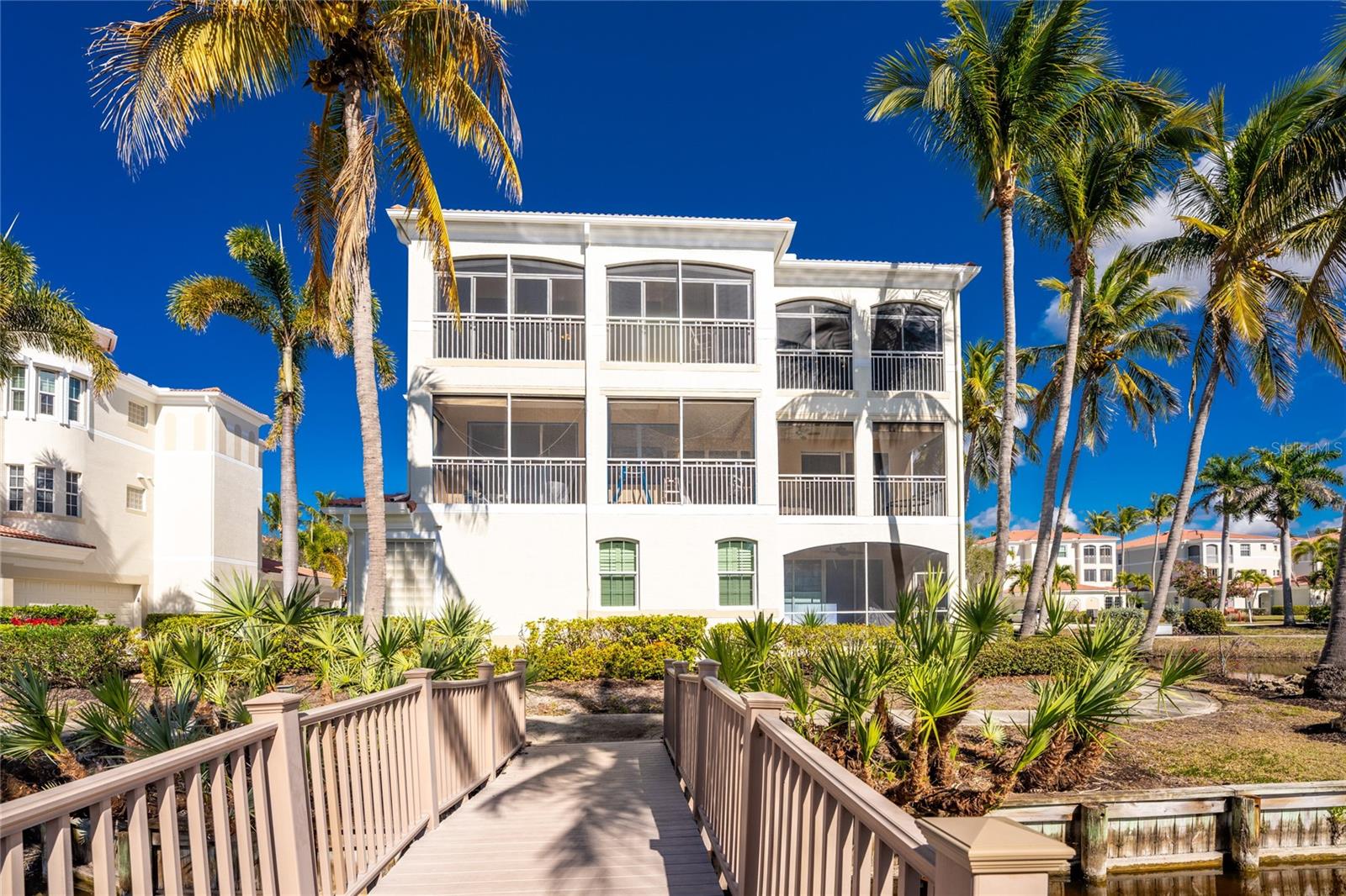 Image 53 of 75 For 3464 Sunset Key Circle 103