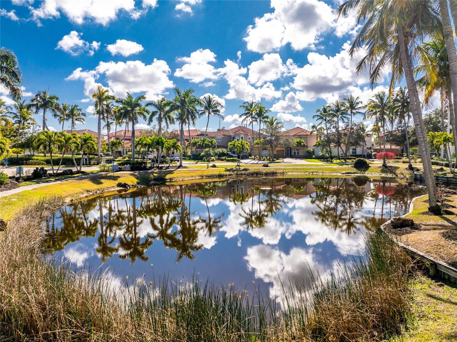 Image 58 of 75 For 3464 Sunset Key Circle 103