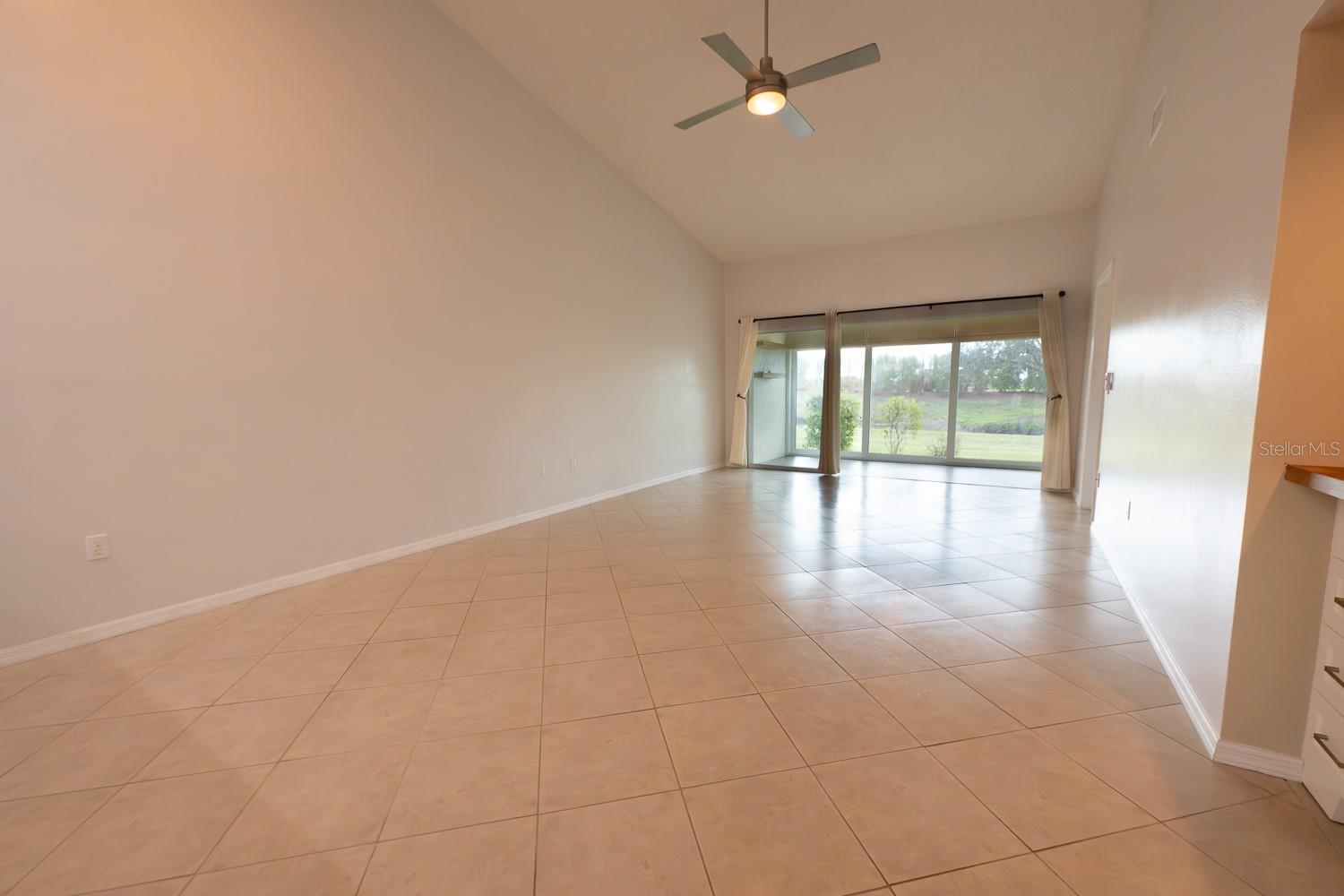 Image 13 of 41 For 12235 Kingsway Circle C6