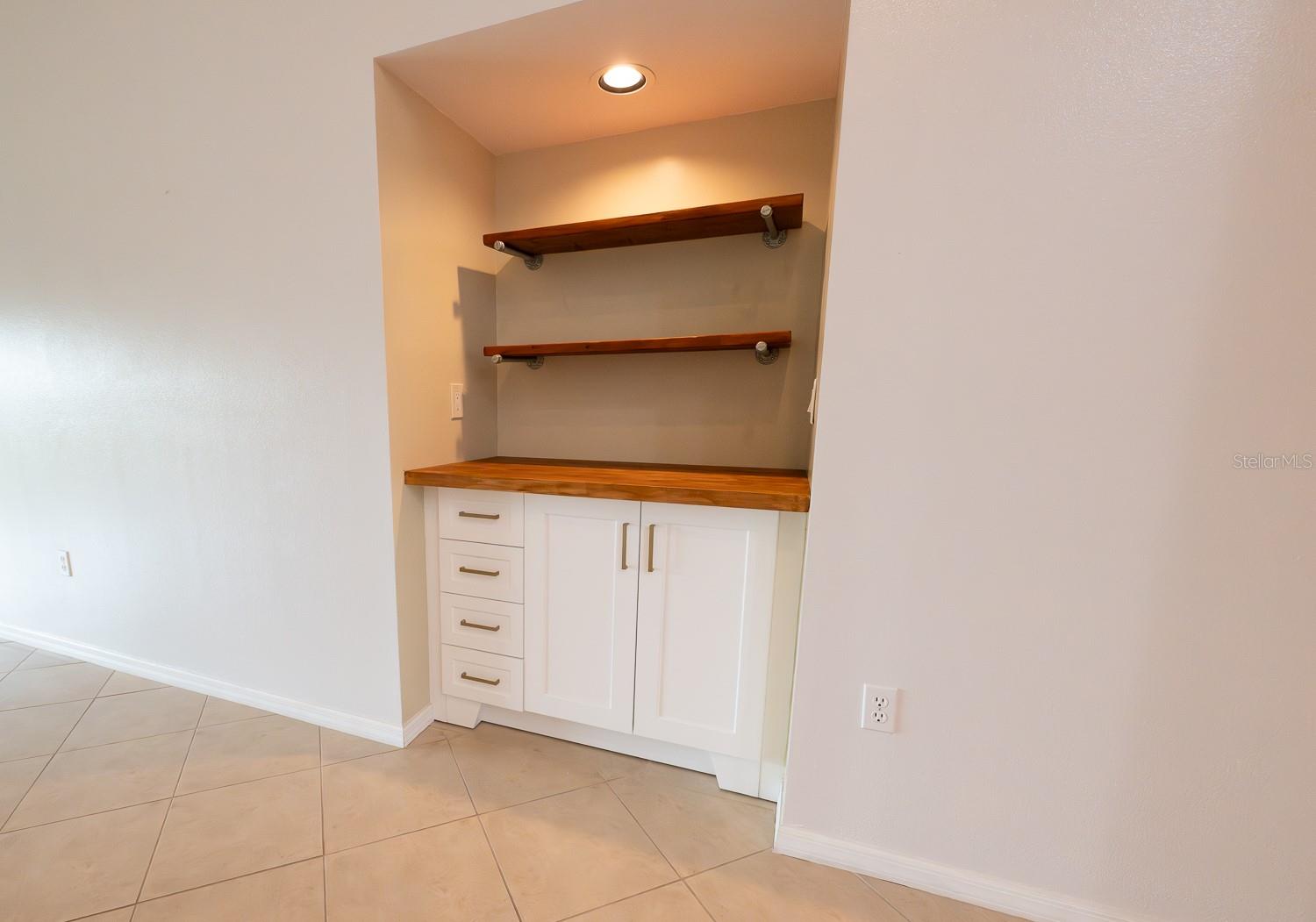 Image 14 of 41 For 12235 Kingsway Circle C6