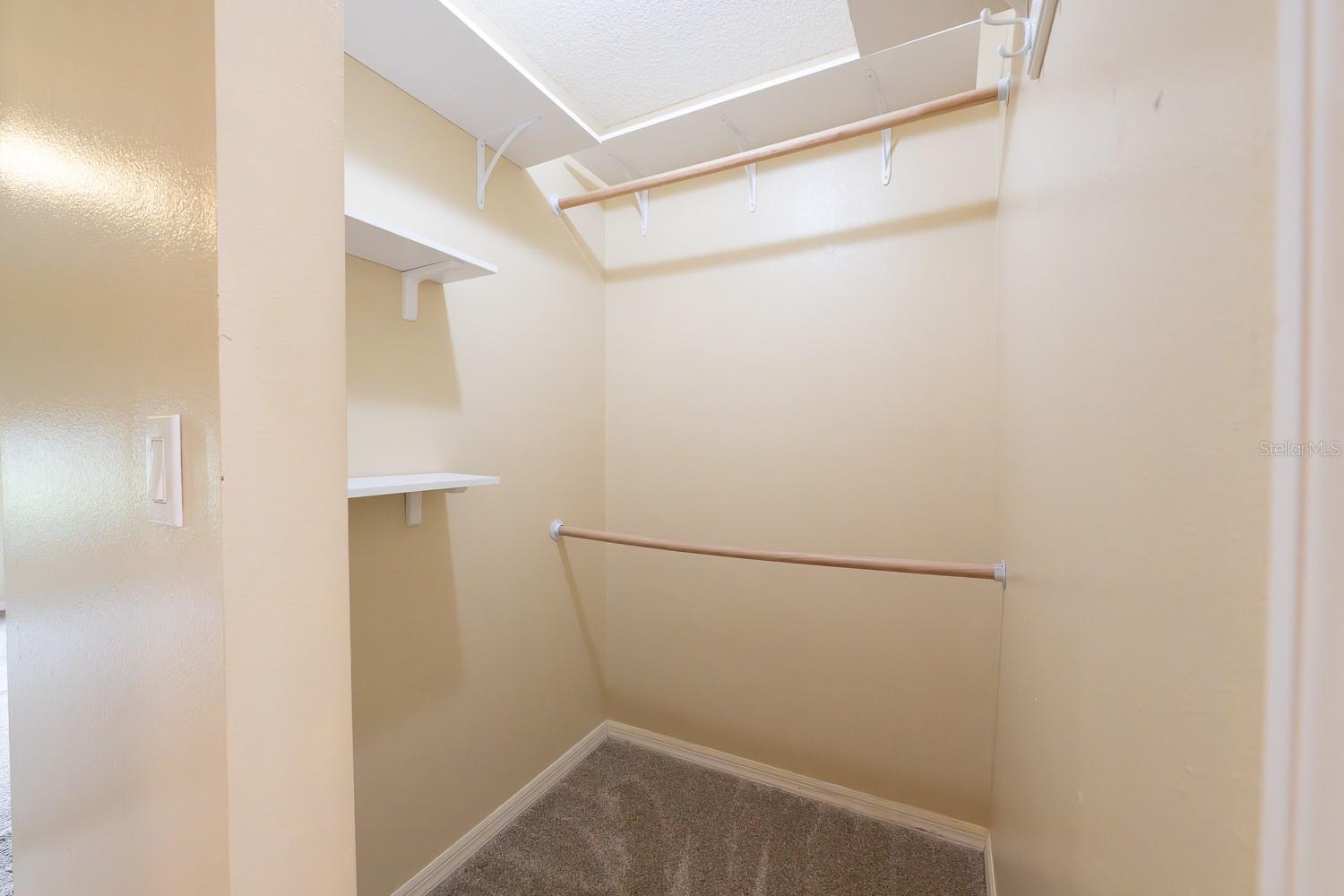 Image 19 of 41 For 12235 Kingsway Circle C6