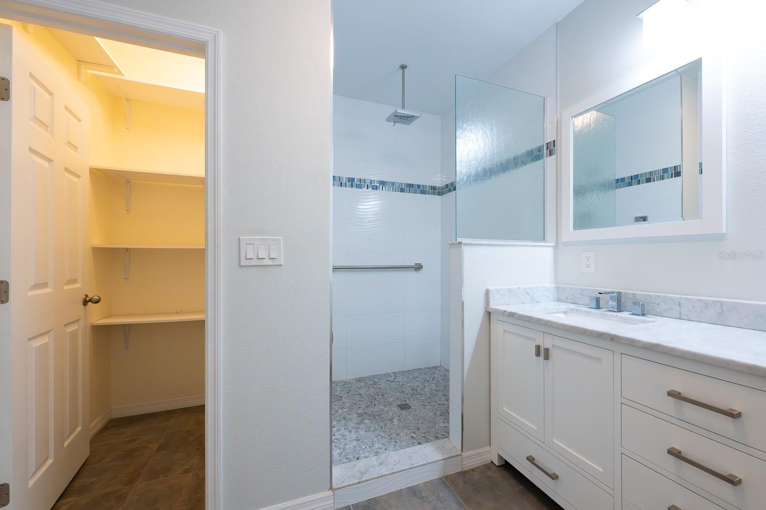 Image 21 of 41 For 12235 Kingsway Circle C6