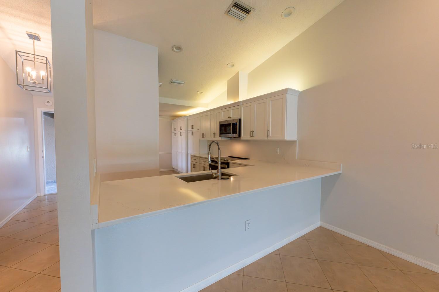 Image 24 of 41 For 12235 Kingsway Circle C6