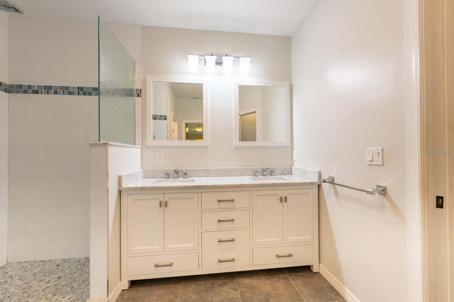 Image 32 of 41 For 12235 Kingsway Circle C6