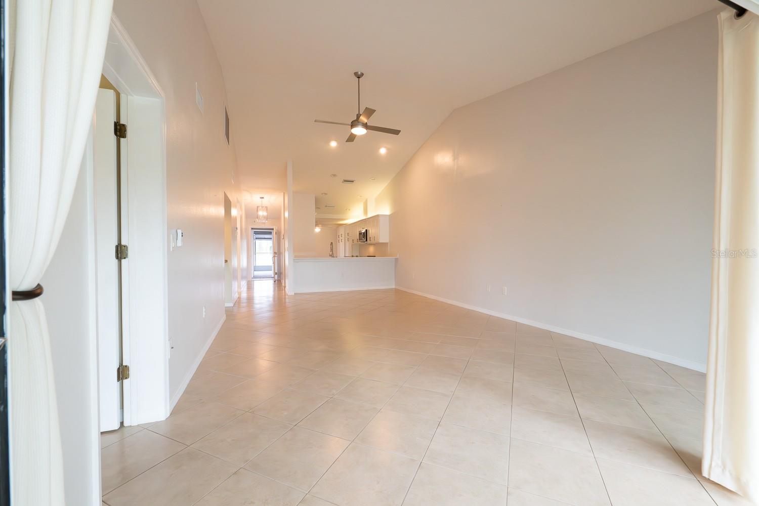 Image 35 of 41 For 12235 Kingsway Circle C6