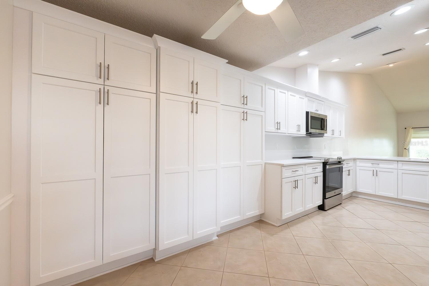 Image 8 of 41 For 12235 Kingsway Circle C6