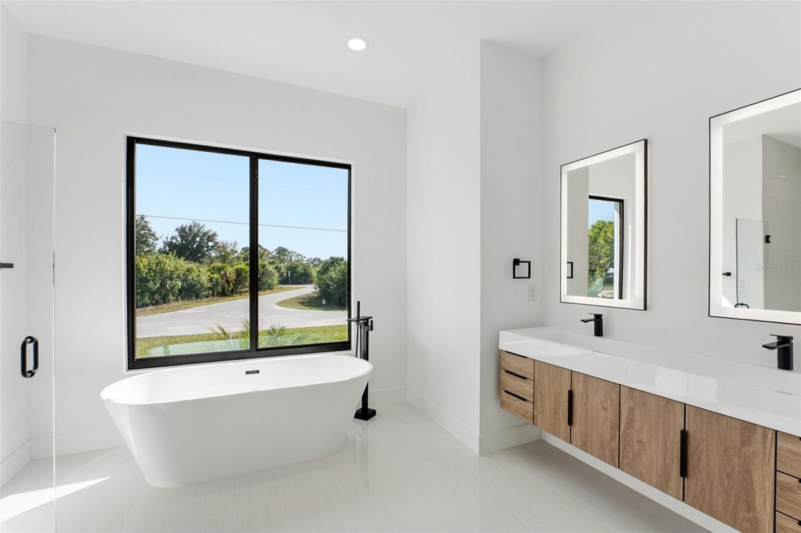 Image 22 of 50 For 13192 Windcrest Drive