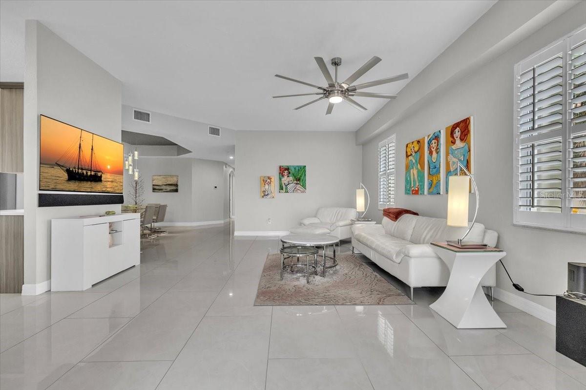 Image 11 of 76 For 129 Breakers Court 121