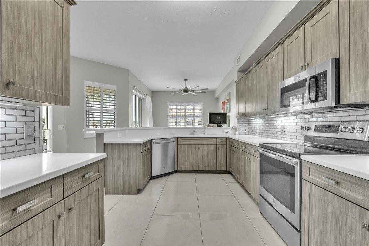 Image 15 of 76 For 129 Breakers Court 121