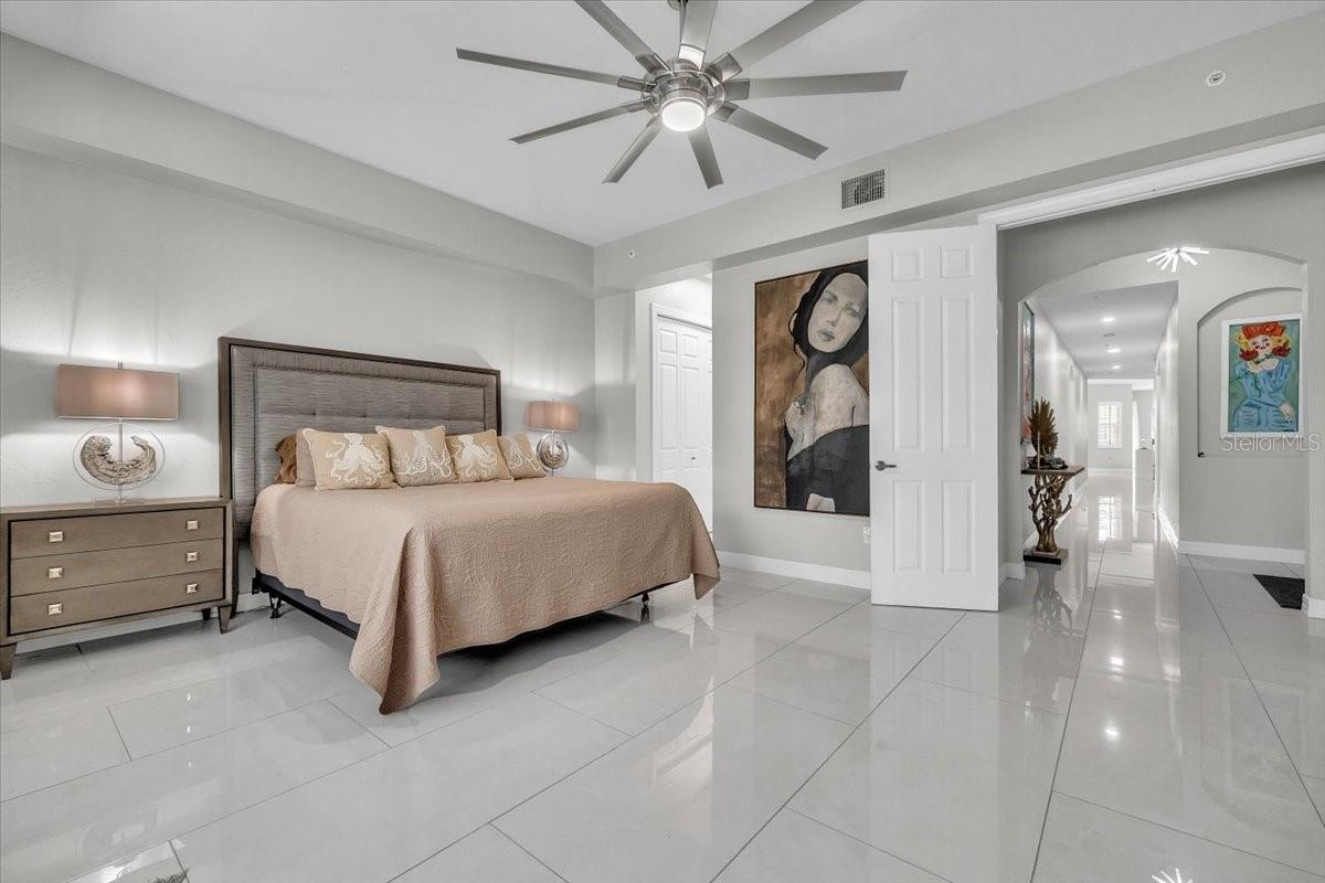 Image 30 of 76 For 129 Breakers Court 121