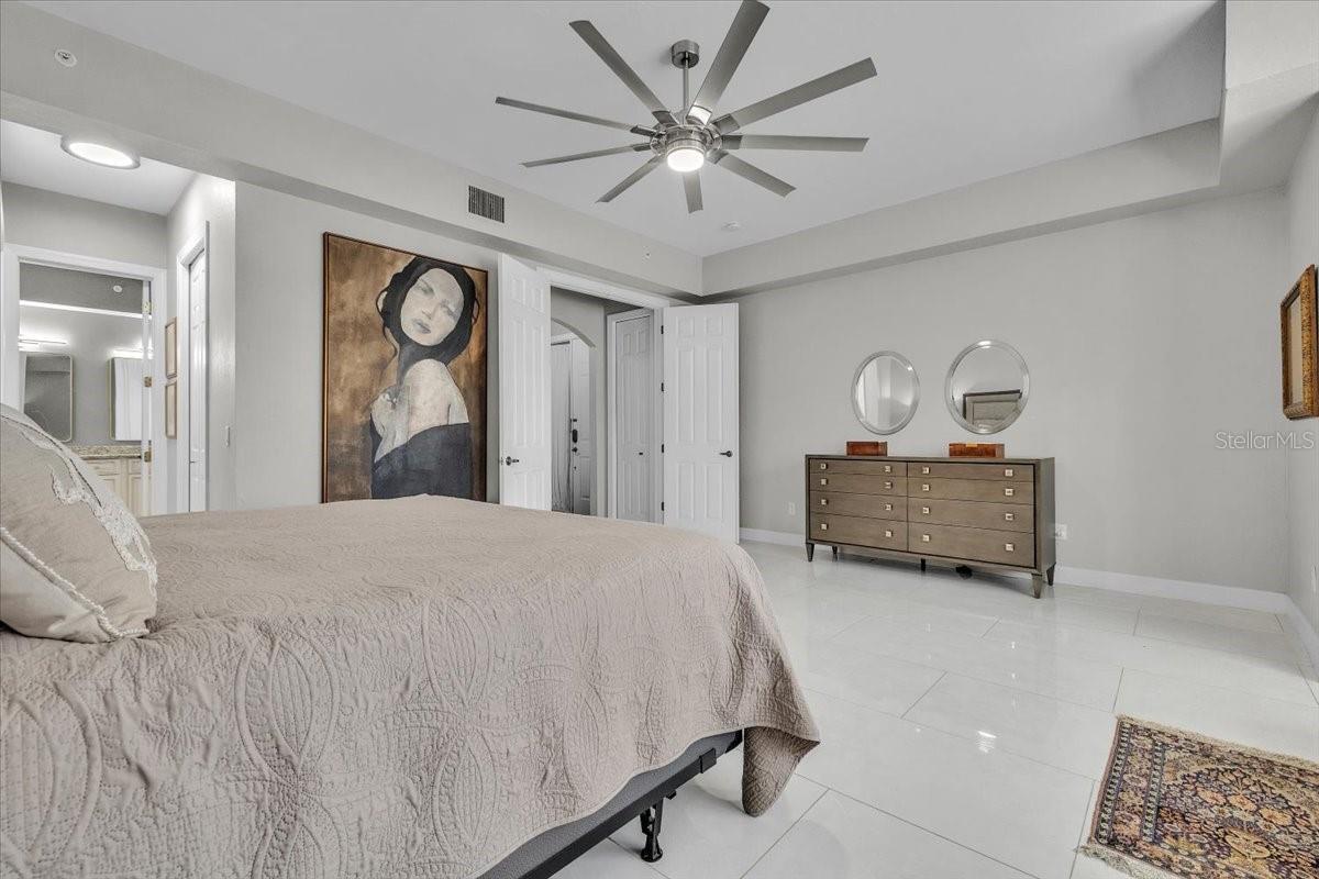 Image 31 of 76 For 129 Breakers Court 121