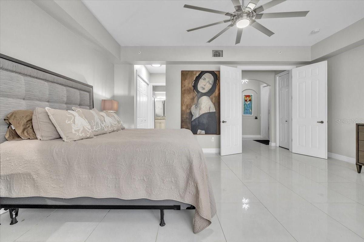 Image 32 of 76 For 129 Breakers Court 121