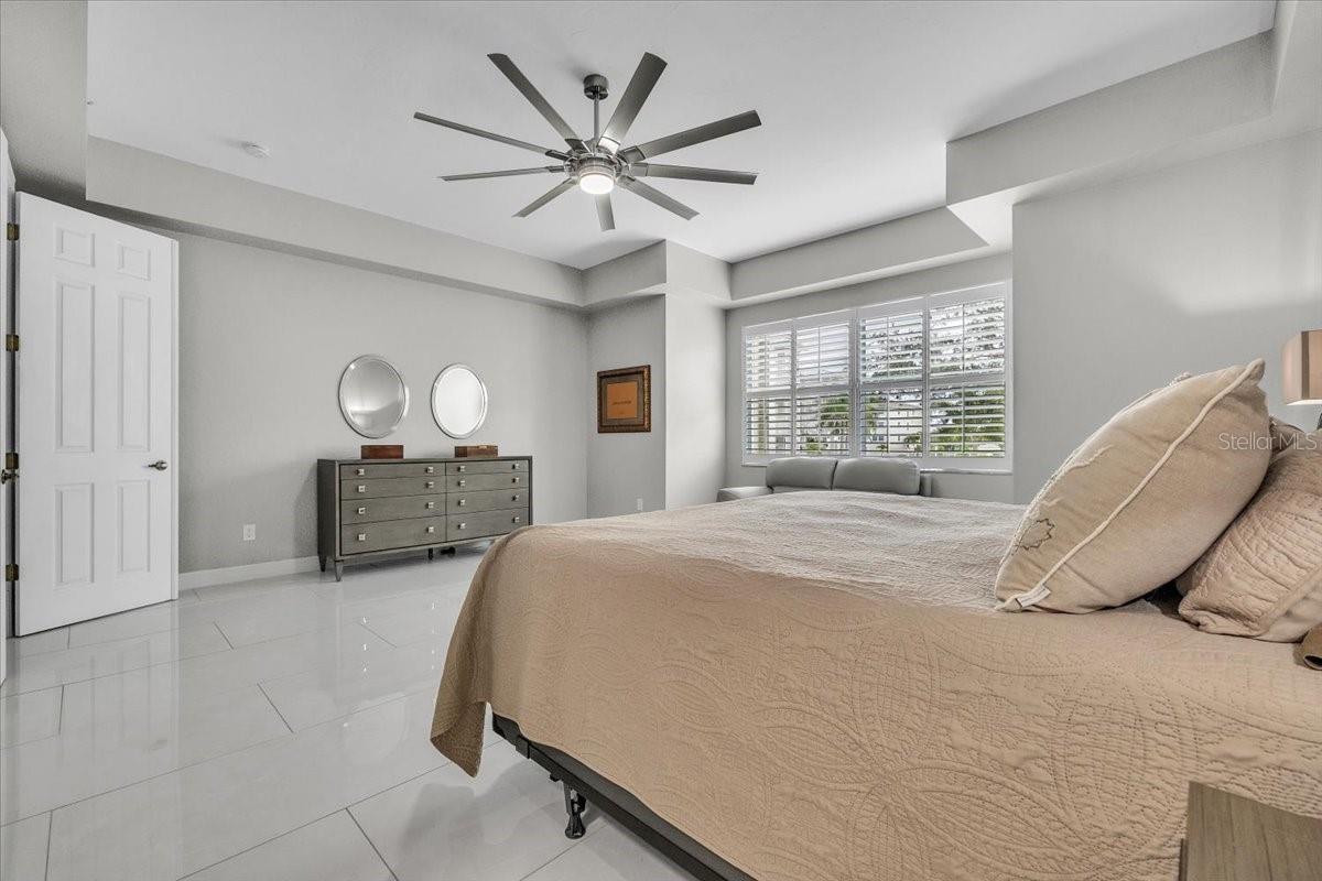 Image 33 of 76 For 129 Breakers Court 121