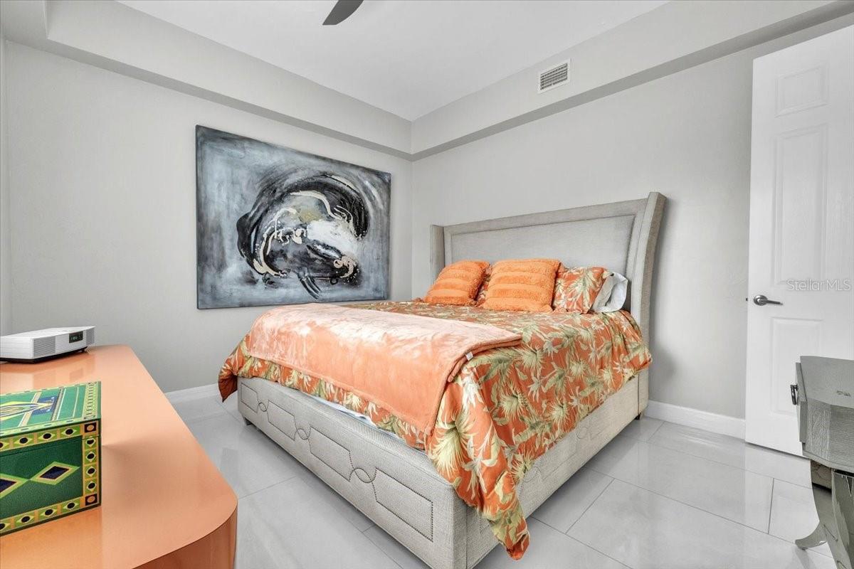 Image 39 of 76 For 129 Breakers Court 121