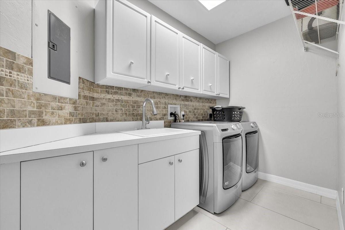 Image 45 of 76 For 129 Breakers Court 121