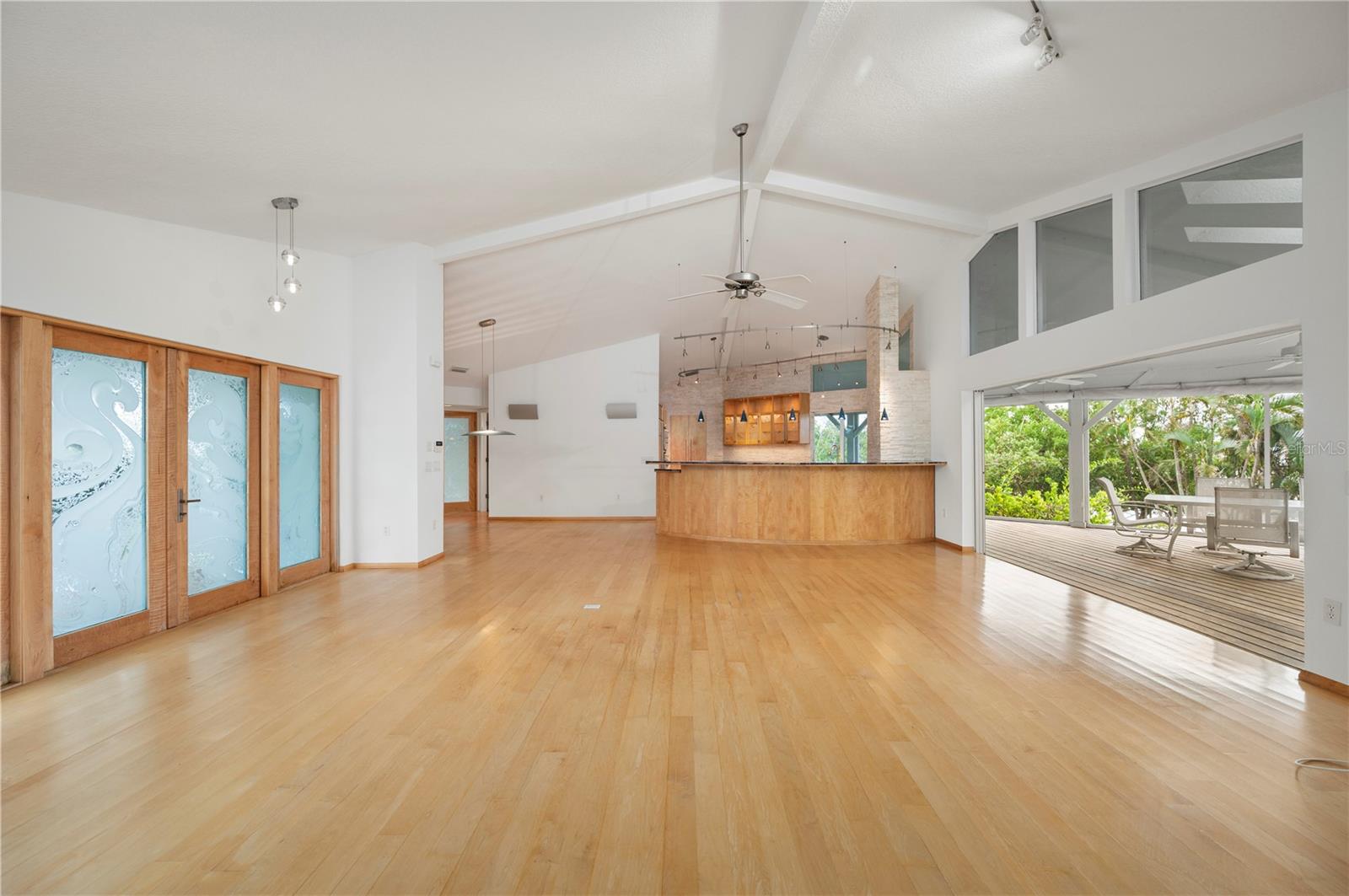 Image 13 of 64 For 24139 Jolly Roger Boulevard