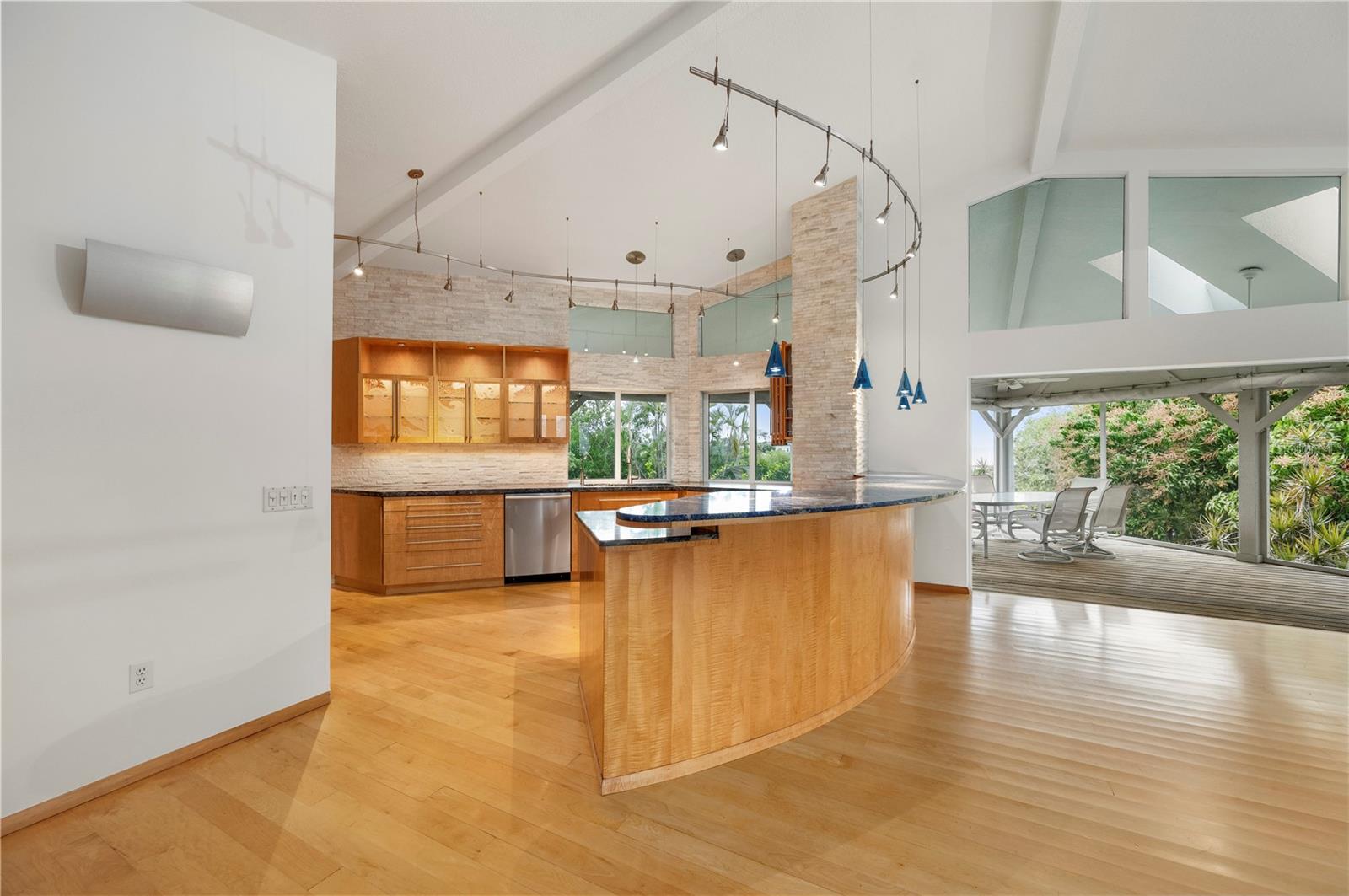 Image 18 of 64 For 24139 Jolly Roger Boulevard