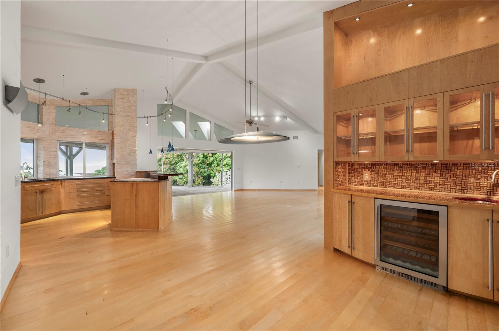 Image 28 of 64 For 24139 Jolly Roger Boulevard