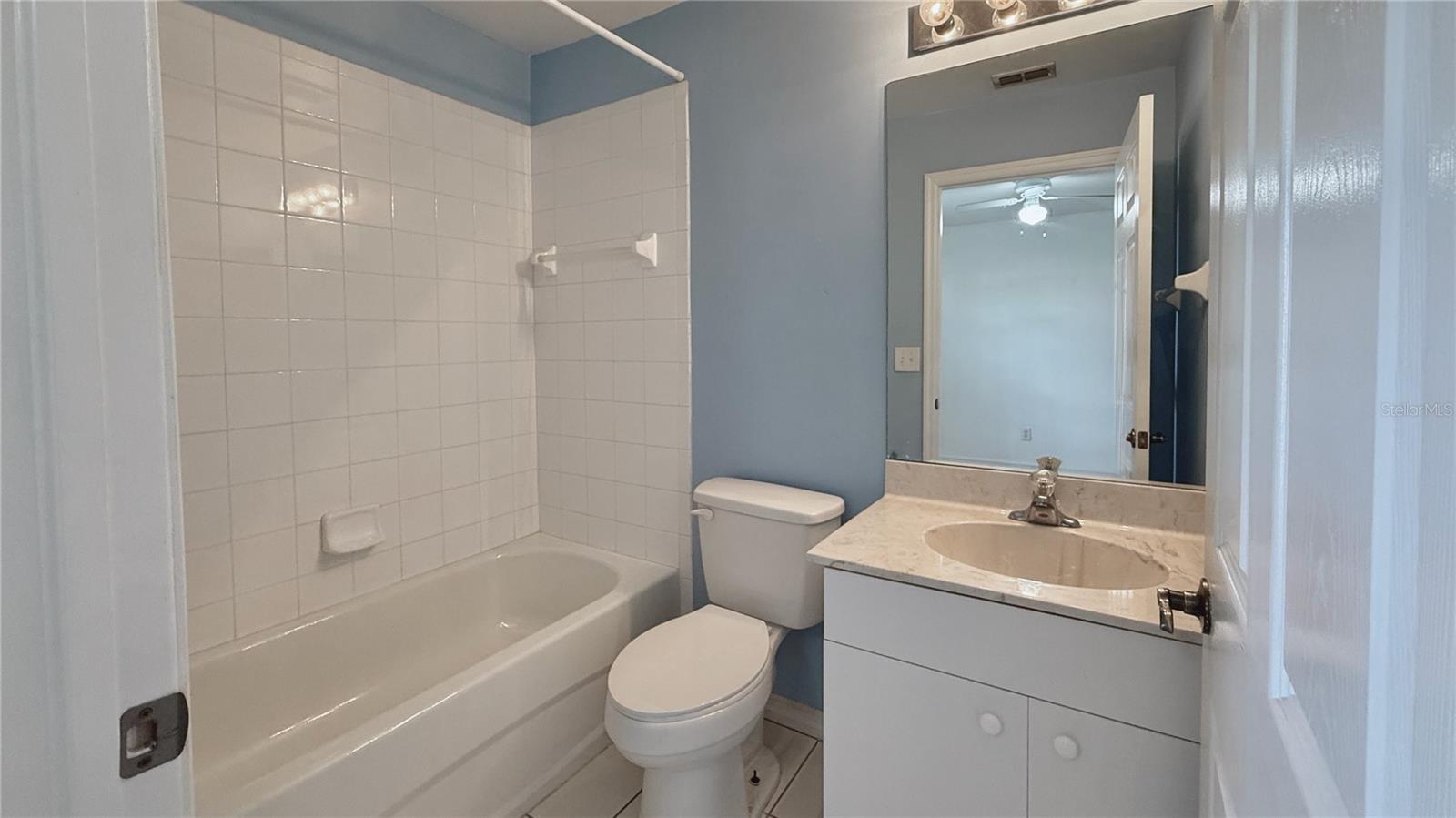 Image 9 of 13 For 3620 Pine Oak Circle 105